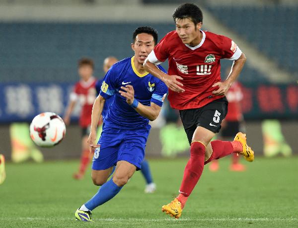 布莱克半场高效表现，独揽队内最高分15分（布莱克半场高效输出，拿下队内最高15分）