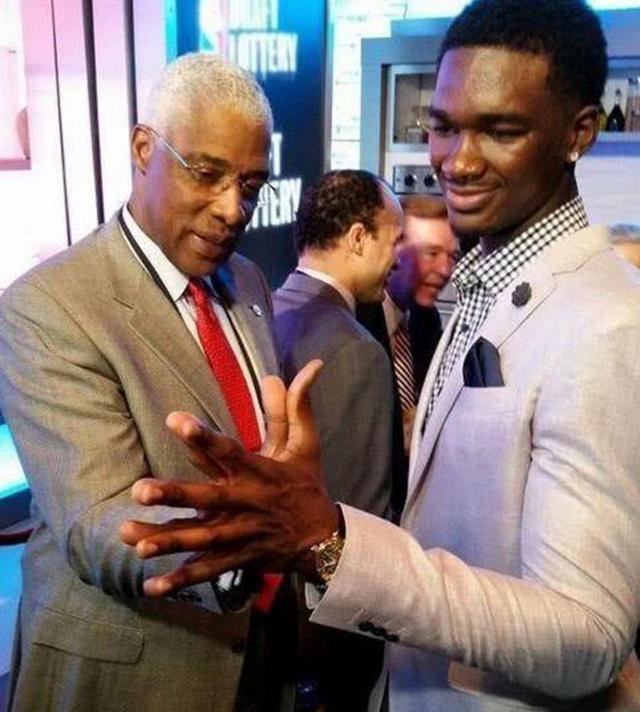 连败！雷霆连续两场比赛输15分+还得追溯到21-22赛季（雷霆遭连败，连续两战输15分以上，上一次出现还是在21-22赛季）