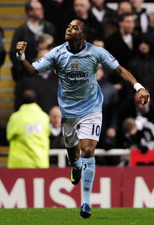 申花官方：今日一线队收假集结训练，阿苏埃、陈晋一等未归队（申花官宣：一线队今日结束假期恢复合练，阿苏埃、陈晋一等仍未归队）