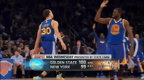 法兰克福客胜后球迷区突发火情，还有球迷从高处坠落后被送医（法兰克福客场取胜后，球迷区突发火情，有球迷高处坠落被送医）