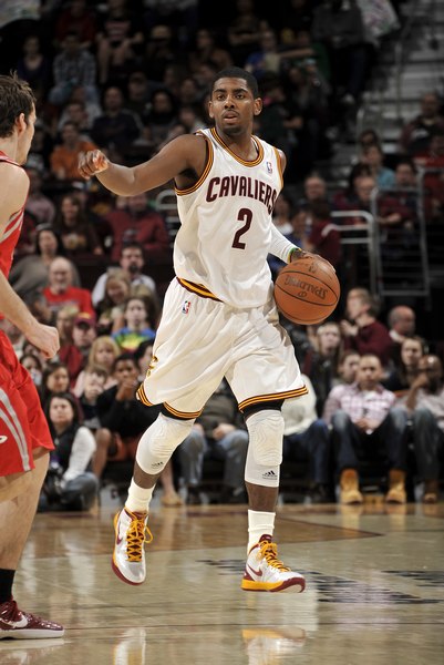 罗伊斯重返多特主场，俱乐部官方社媒发文欢迎（多特官方社媒发文：欢迎罗伊斯回归主场）