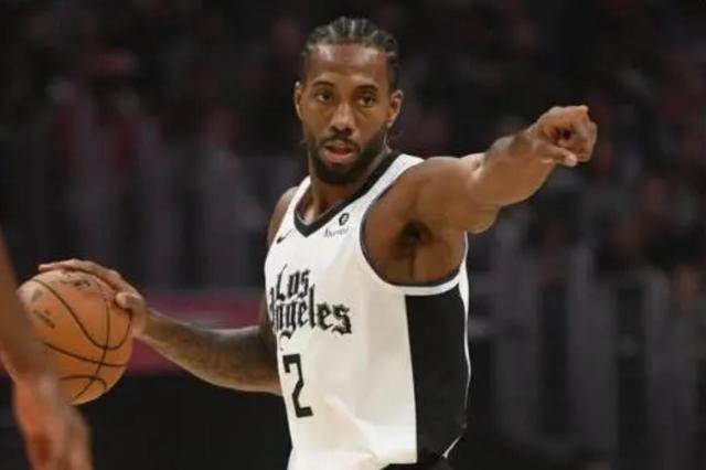 英超半场：两队合计零射正，琼斯远射中框，利兹联0-0利物浦（英超半场战报：利兹联0-0利物浦，两队零射正，琼斯远射中框）