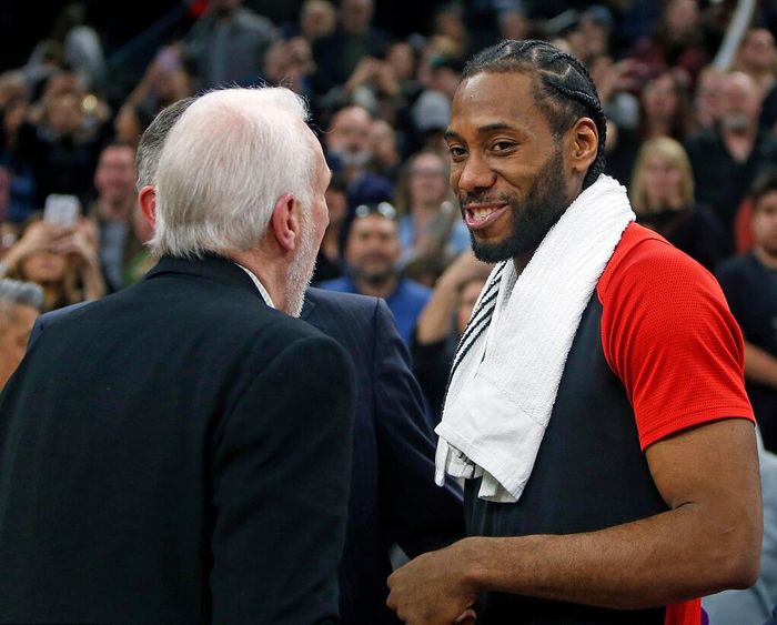 本赛季新秀单场20+场次：克尼佩尔10次，二三名合计只有9次（本季新秀20+场次数榜：克尼佩尔10场，第二三名合计仅9场）