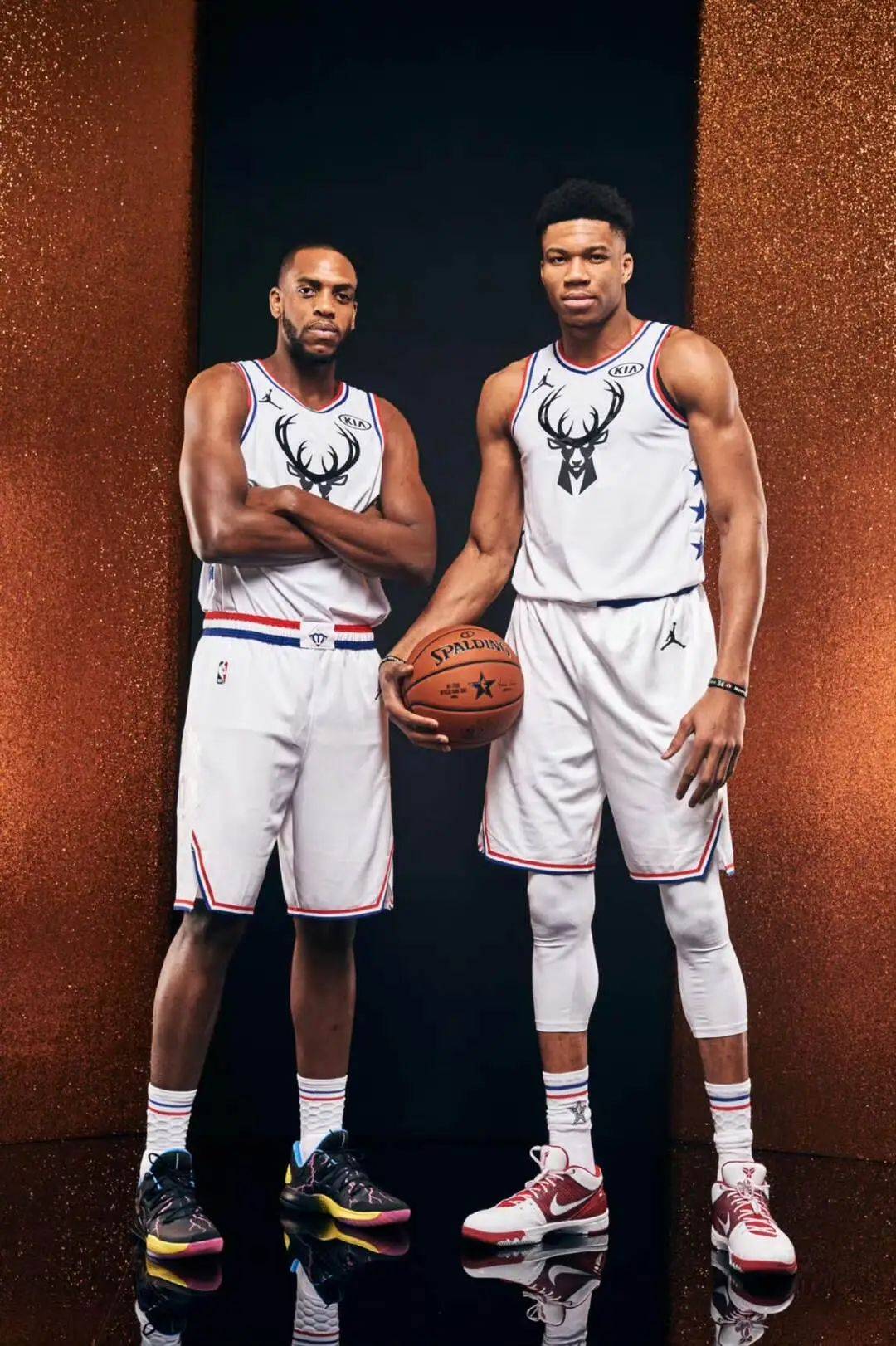 普拉蒂尼等尤文传奇与一线队见面，并参观海瑟尔惨案纪念碑（普拉蒂尼等尤文名宿与一线队会面，赴海瑟尔惨案纪念碑致敬）