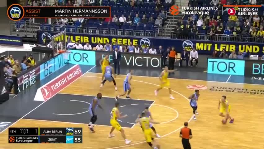 全市场：梅努是那不勒斯的首选，佩莱格里尼和米雷蒂也是候选（全市场：那不勒斯头号目标是梅努，佩莱格里尼与米雷蒂同为备选）