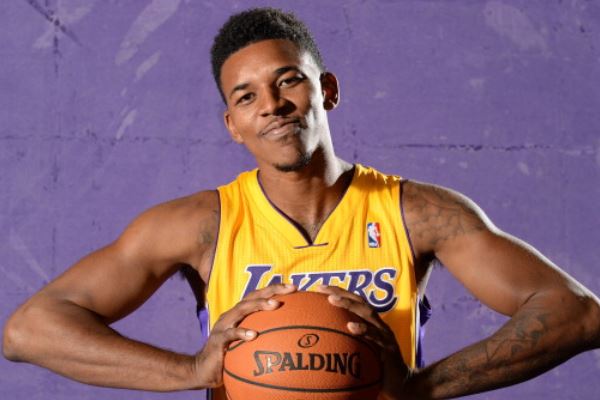 热刺官方：20岁前锋兰克希尔租借至英冠牛津联队，租期一年（热刺官方宣布：20岁前锋兰克希尔租借加盟英冠牛津联，为期一年）