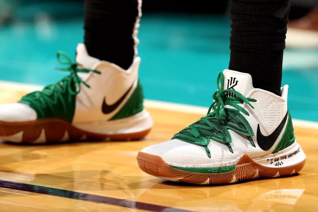 西班牙球星接受利物浦报价，可能告别西甲球队（西班牙球星已接受利物浦邀请，或将告别西甲旧主）