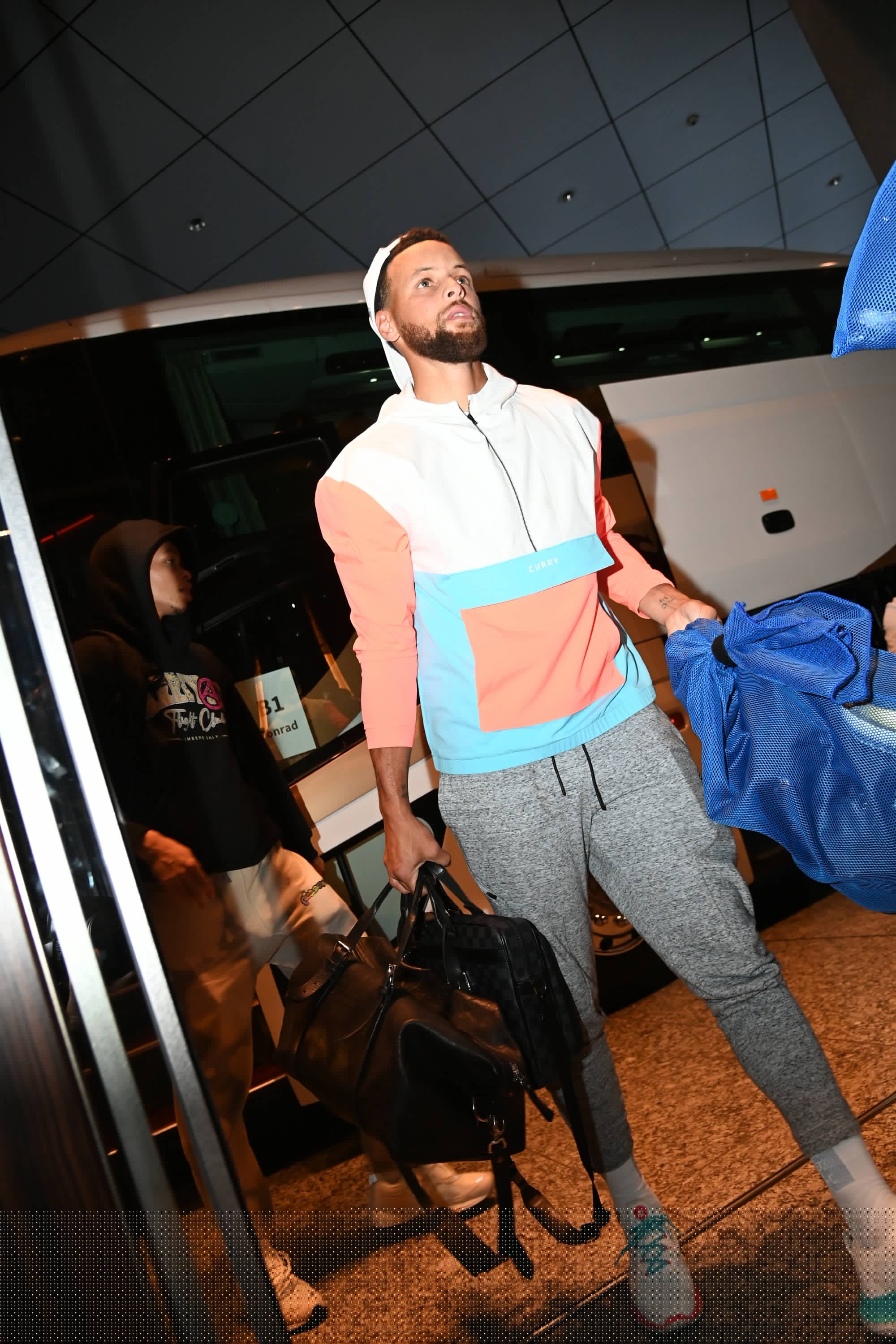 怀特0.2秒中投绝杀，迪拜欧篮联1分险胜拜仁（怀特0.2秒压哨中投绝杀，迪拜欧篮联一分险胜拜仁）