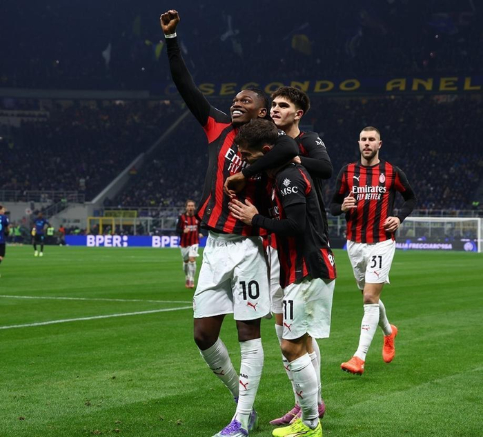 奥斯卡、巴尔加斯赛季前离队，武磊长期伤缺，但海港仍夺冠军（奥斯卡巴尔加斯赛前离队、武磊长期伤停，海港仍加冕冠军）