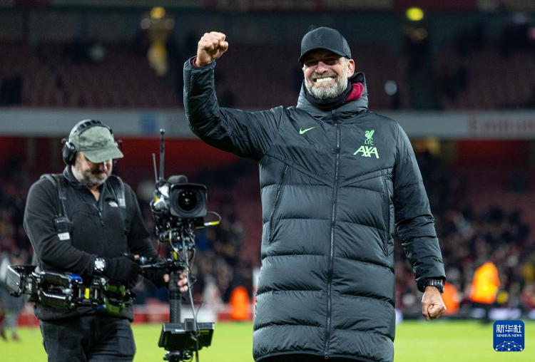 刚复出不久又伤退，伊斯科与队友阿姆拉巴特相撞后被换下（复出未久再度伤退，伊斯科与队友阿姆拉巴特相撞后被换下）