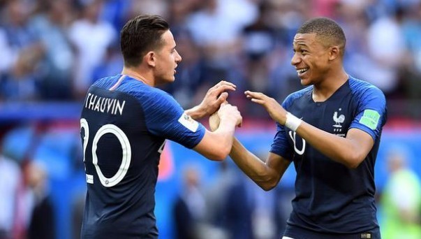 奥斯卡、巴尔加斯赛季前离队，武磊长期伤缺，但海港仍夺冠军（季前失去奥斯卡和巴尔加斯，武磊久伤缺阵，海港仍然问鼎冠军）