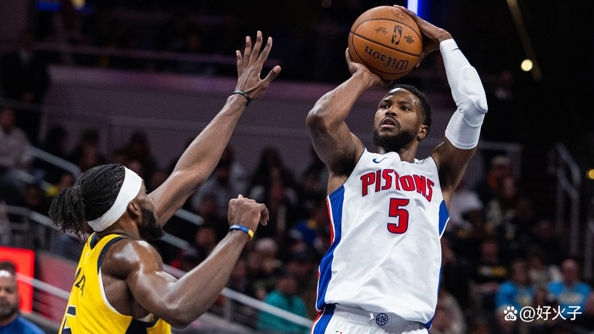 莱万过去15次首发出战法兰克福斩15球，曾两次上演帽子戏法（莱万近15次首发战法兰克福轰入15球，两次上演帽子戏法）