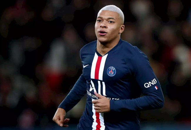 德甲半场：安塞尔米诺建功，多特蒙德暂1-0勒沃库森（半场战报：安塞尔米诺破门，多特蒙德暂以1-0领先勒沃库森）