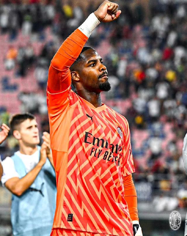 西甲：巴萨客场2-2战平塞维利亚（西甲：巴萨客场与塞维利亚2-2握手言和）