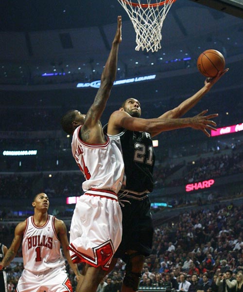 杰伦·约翰逊30+12+12助老鹰终结连败，首次连场三双（杰伦-约翰逊轰30+12+12助老鹰止颓，生涯首次连场三双）