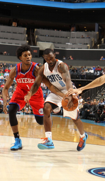 TA：斯通斯今夏不会离开曼城，胡桑诺夫计划留队（TA：斯通斯今夏将留守曼城，胡桑诺夫同样计划留队）