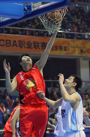 意天空：国米前锋博尼身患流感，将缺席对阵比萨的比赛（意大利天空体育：国米前锋博尼患流感，无缘对阵比萨之战）